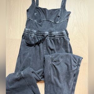 NWOT-FREE PEOPLE-FREE MOVEMENT charcoal black/gray Jumpsuit